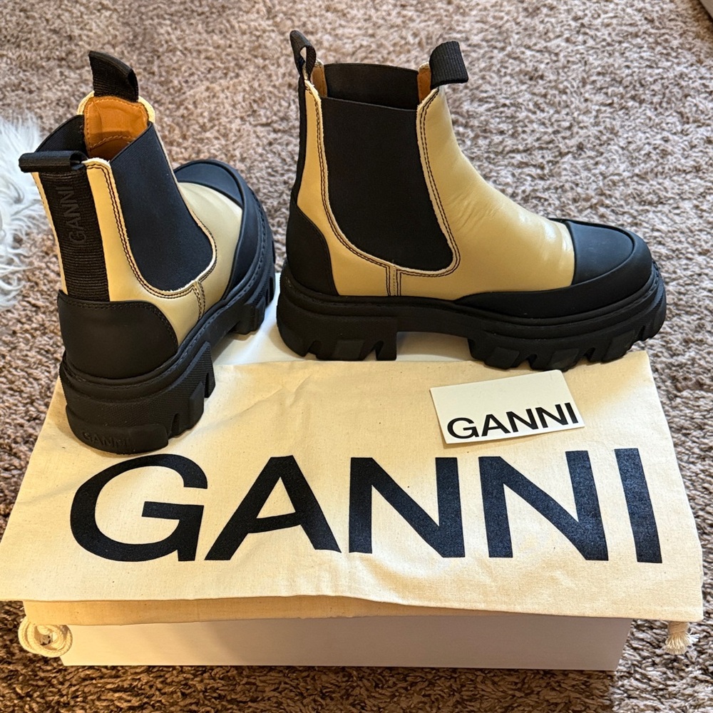 Ganni Two-Tone Chunky Chelsea Boots